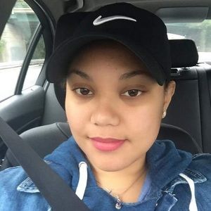 Meet your Posher, Eladia